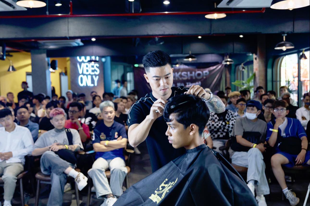 CHÂU BARBER – TRUYỀN LỬA TỪ THỰC CHIẾN ĐẾN SÂN KHẤU NGHỀ NGHIỆP