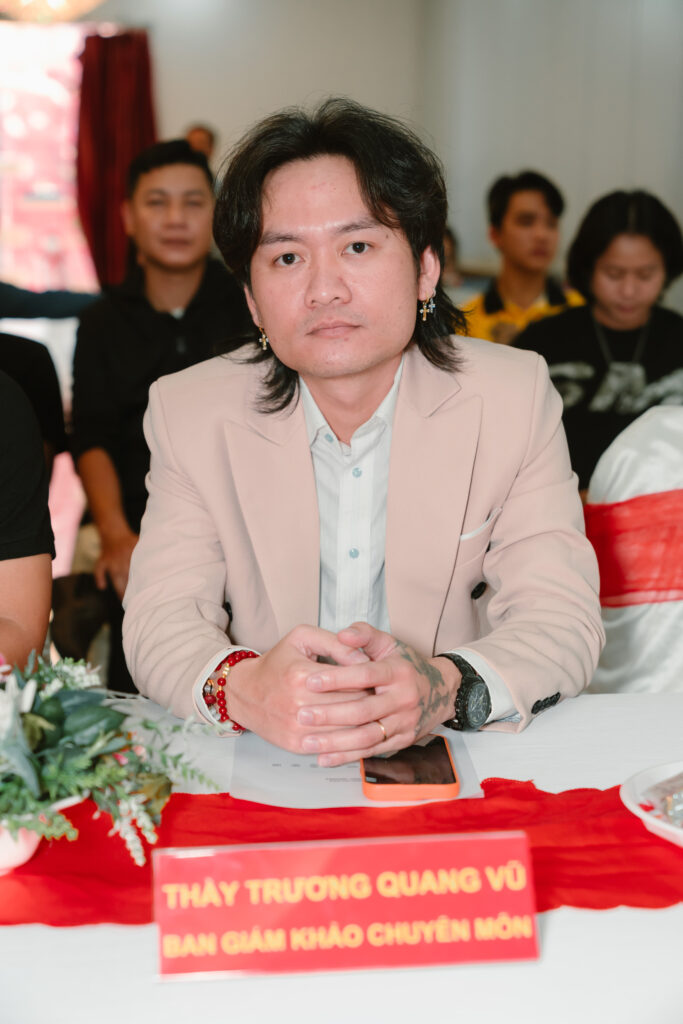 TRƯƠNG QUANG VŨ – NGƯỜI ĐÁNH THỨC MÀU SẮC TRONG NGHỀ BARBER