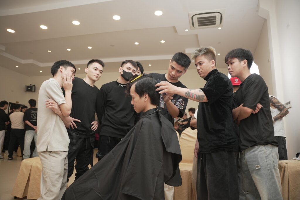NGUYỄN SINH BARBER – “GIEO NGHỀ” CHỨ KHÔNG CHỈ LÀ MỘT THỢ CẮT TÓC.
