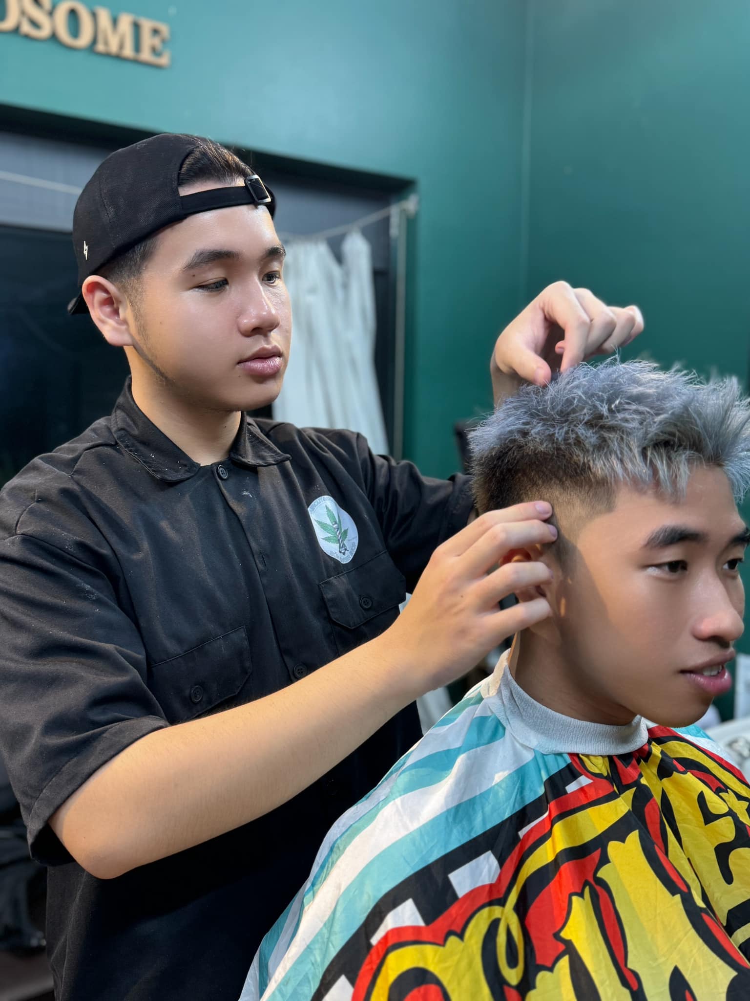 BỦN BARBER SHOP-DÁM TỪ AO LÀNG BƯỚC RA ÁNH ĐÈN SÂN KHẤU TẠI BARBER IDOL AWARDS VIETNAM 2025