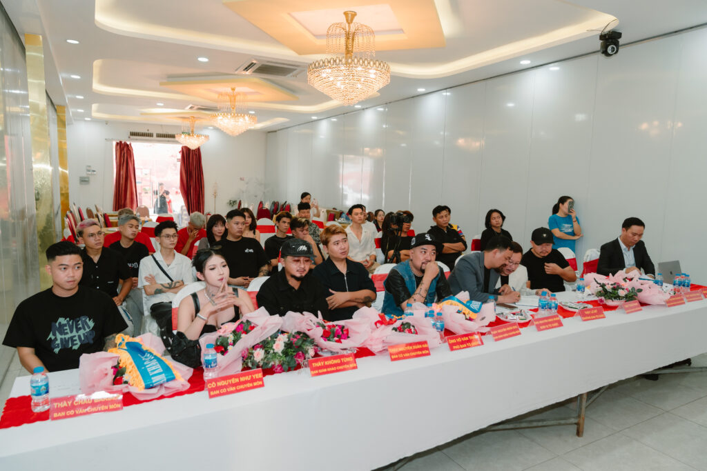 NGUYỄN SƠN BARBER - DÁM KHẲNG ĐỊNH BẢN LĨNH TẠI BARBER IDOL AWARDS VIETNAM 2025 2 NGUYỄN SƠN BARBER – DÁM KHẲNG ĐỊNH BẢN LĨNH TẠI BARBER IDOL AWARDS VIETNAM 2025