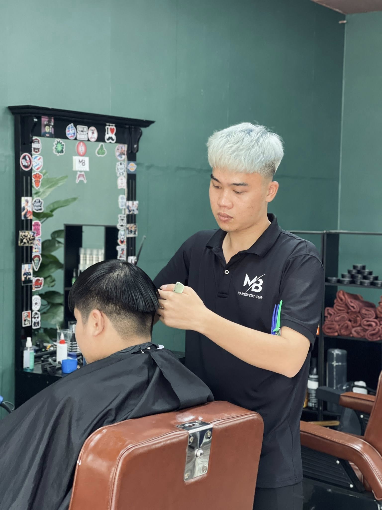 TRẦN HÀ VĨNH QUÂN - ĐẾN TỪ HỆ THỐNG MB BARBER SHOP THỦ DẦU MỘT BÌNH DƯƠNG 2 TRẦN HÀ VĨNH QUÂN – ĐẾN TỪ HỆ THỐNG MB BARBER SHOP THỦ DẦU MỘT BÌNH DƯƠNG