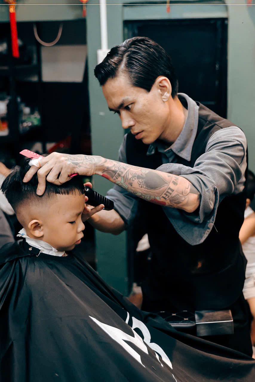 NGUYỄN NHẬT TRƯỜNG - ĐẾN TỪ HỆ THỐNG MB BARBER SHOP THỦ DẦU MỘT BÌNH DƯƠNG 3 NGUYỄN NHẬT TRƯỜNG – ĐẾN TỪ HỆ THỐNG MB BARBER SHOP THỦ DẦU MỘT BÌNH DƯƠNG