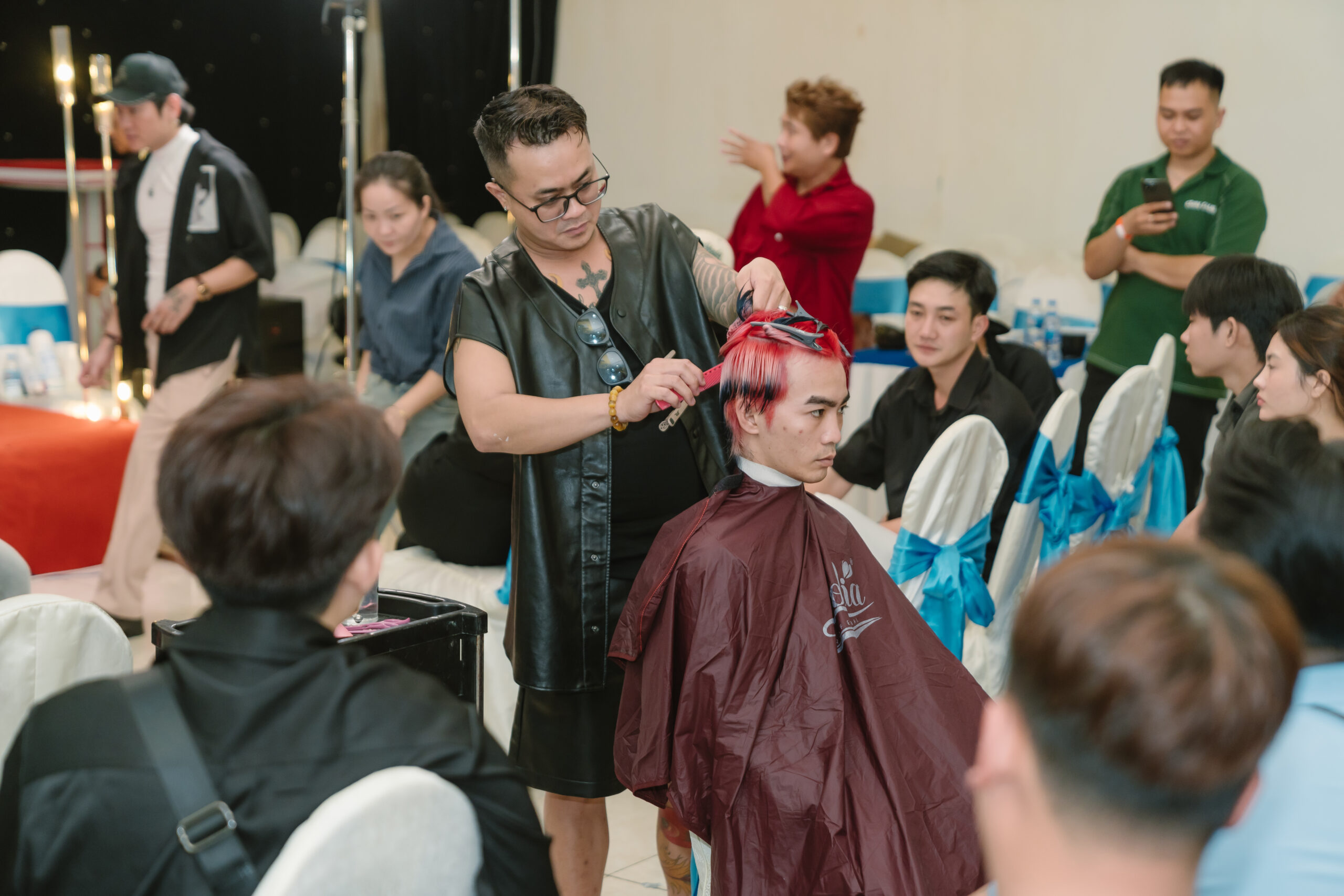 SẢN PHẨM OMBRE – SỰ HÒA QUYỆN GIỮA NGHỆ THUẬT MÀU SẮC & KỸ THUẬT ĐƯỜNG CẮT
